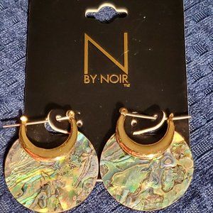 NWT NOIR GOLD TONE MULTI COLOR EARRINGS